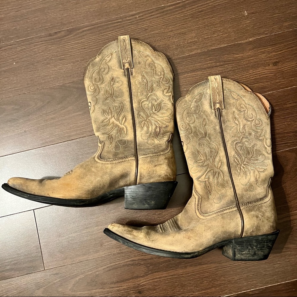 ARIAT Heritage Western Distressed Boots